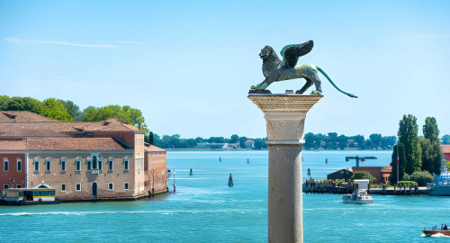 Venezia 83, aprono le prenotazioni: la Mostra entra nel vivo